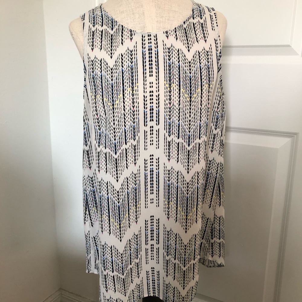 Daniel Rainn Sleeveless Black and White Printed Blouse